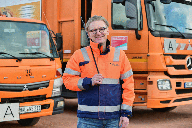HWS-Geschäftsführer Peter Günther lächelt in die Kamera.