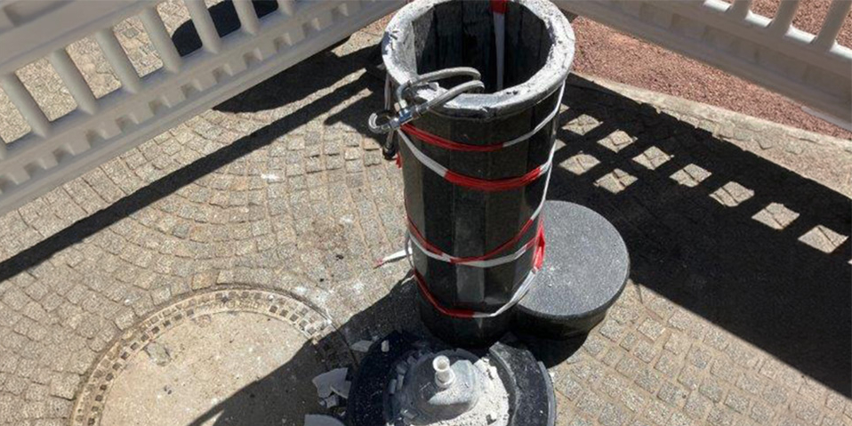 Zerstörter Trinkbrunnen auf der Peißnitzinsel