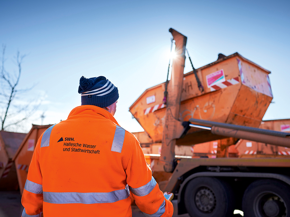 Container wird aufgeladen.