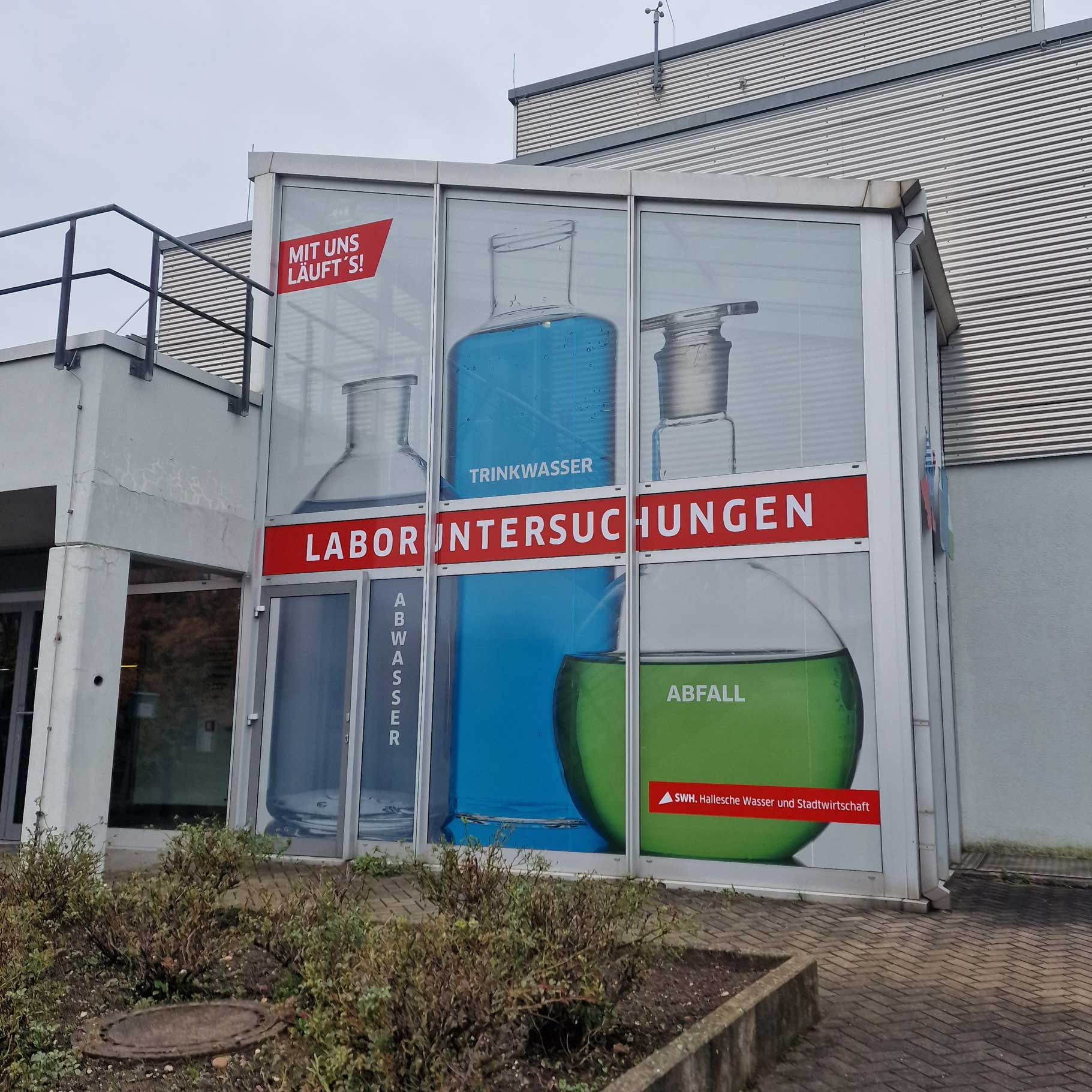 Eingang des Zentrallabors.